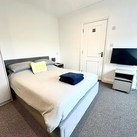 Stylish Modern, Private Apartment,15 Mins To Central London Хендон Экстерьер фото