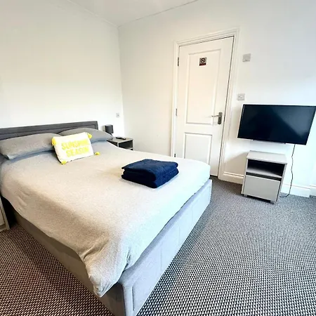 Stylish Modern, Private Apartment,15 Mins To Central London Хендон Экстерьер фото