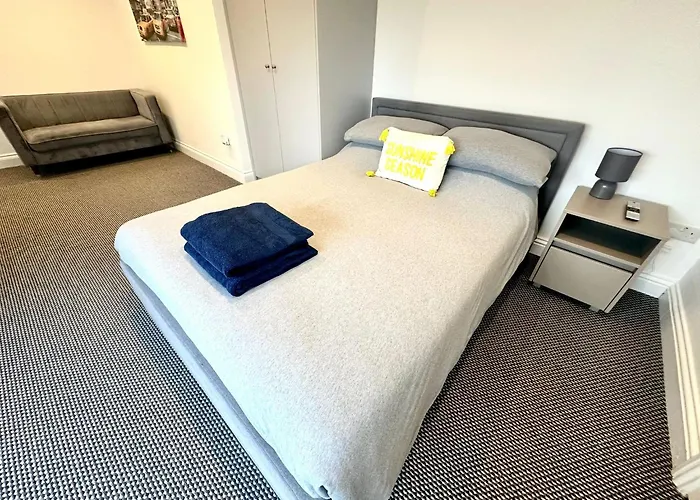 Stylish Modern, Private Apartment,15 Mins To Central London