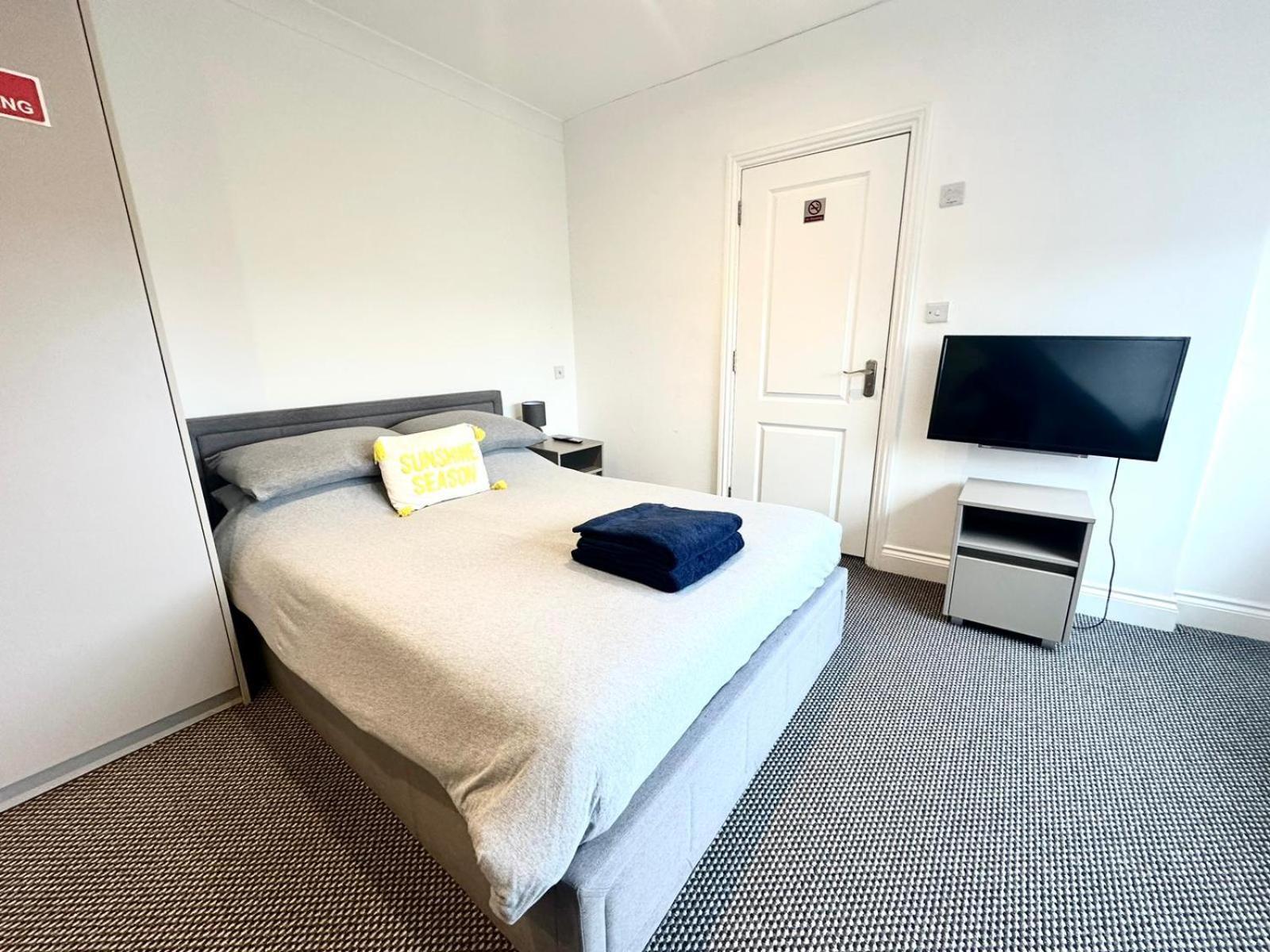 Stylish Modern, Private Apartment,15 Mins To London * Hendon