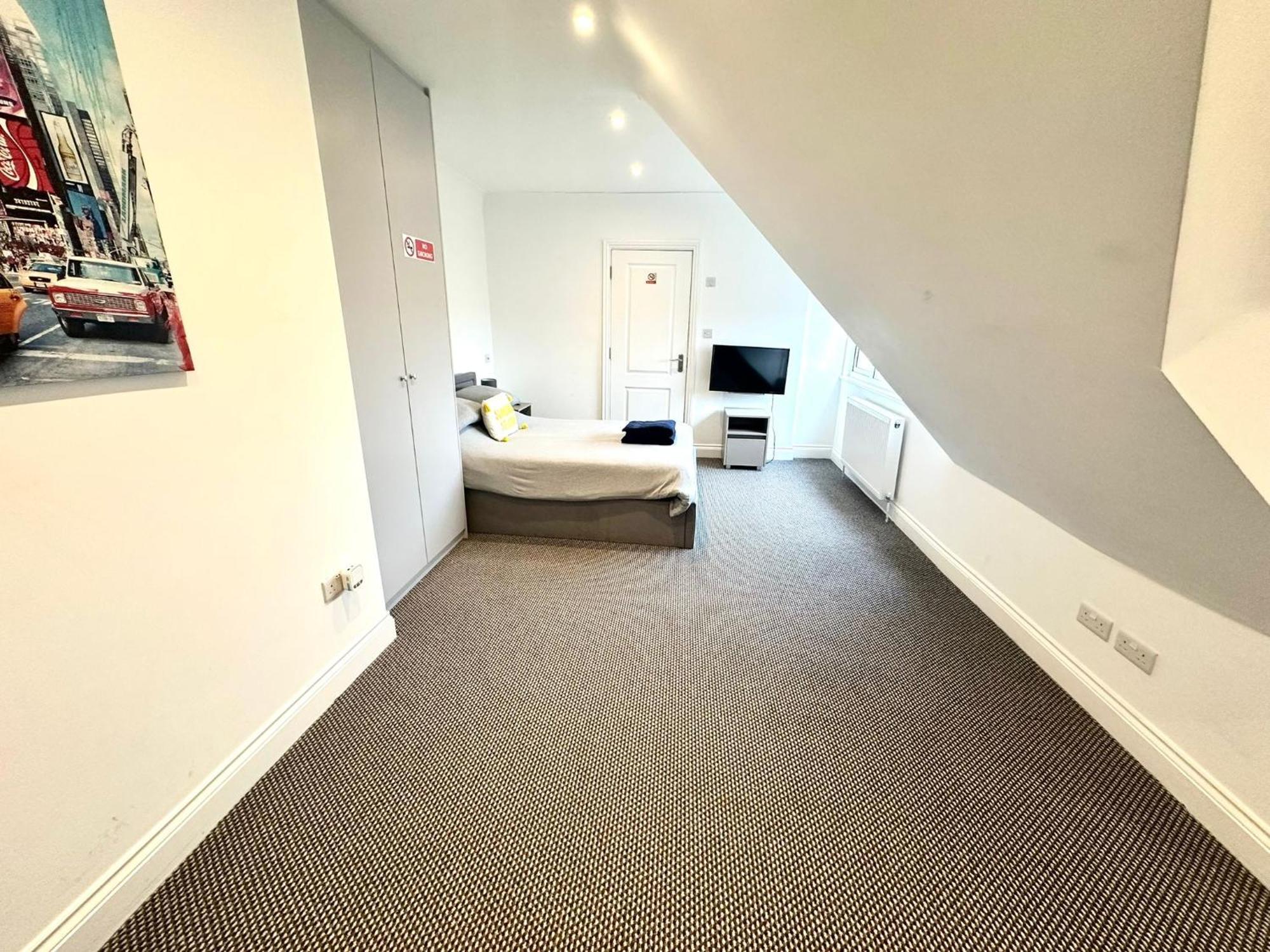Stylish Modern, Private Apartment,15 Mins To London Apartment *