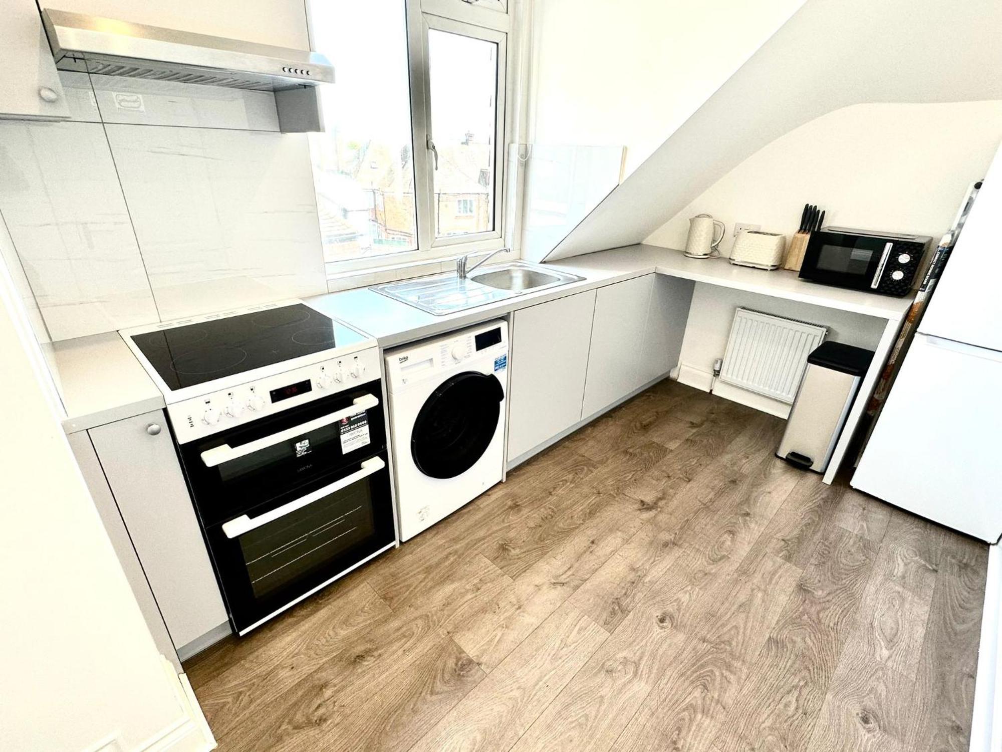 Apartment Stylish Modern, Private Apartment,15 Mins To London *