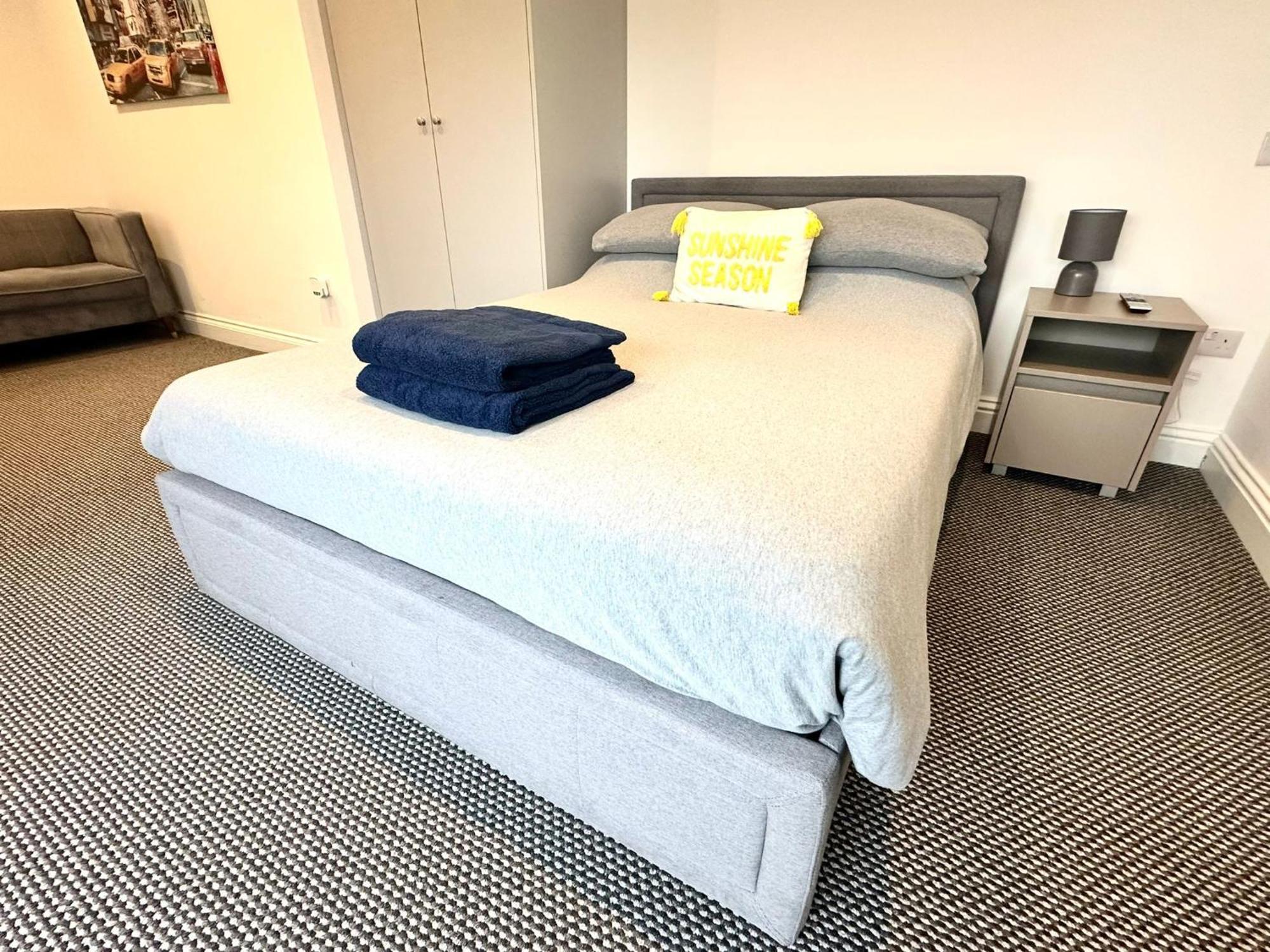 Stylish Modern, Private Apartment,15 Mins To London Hendon