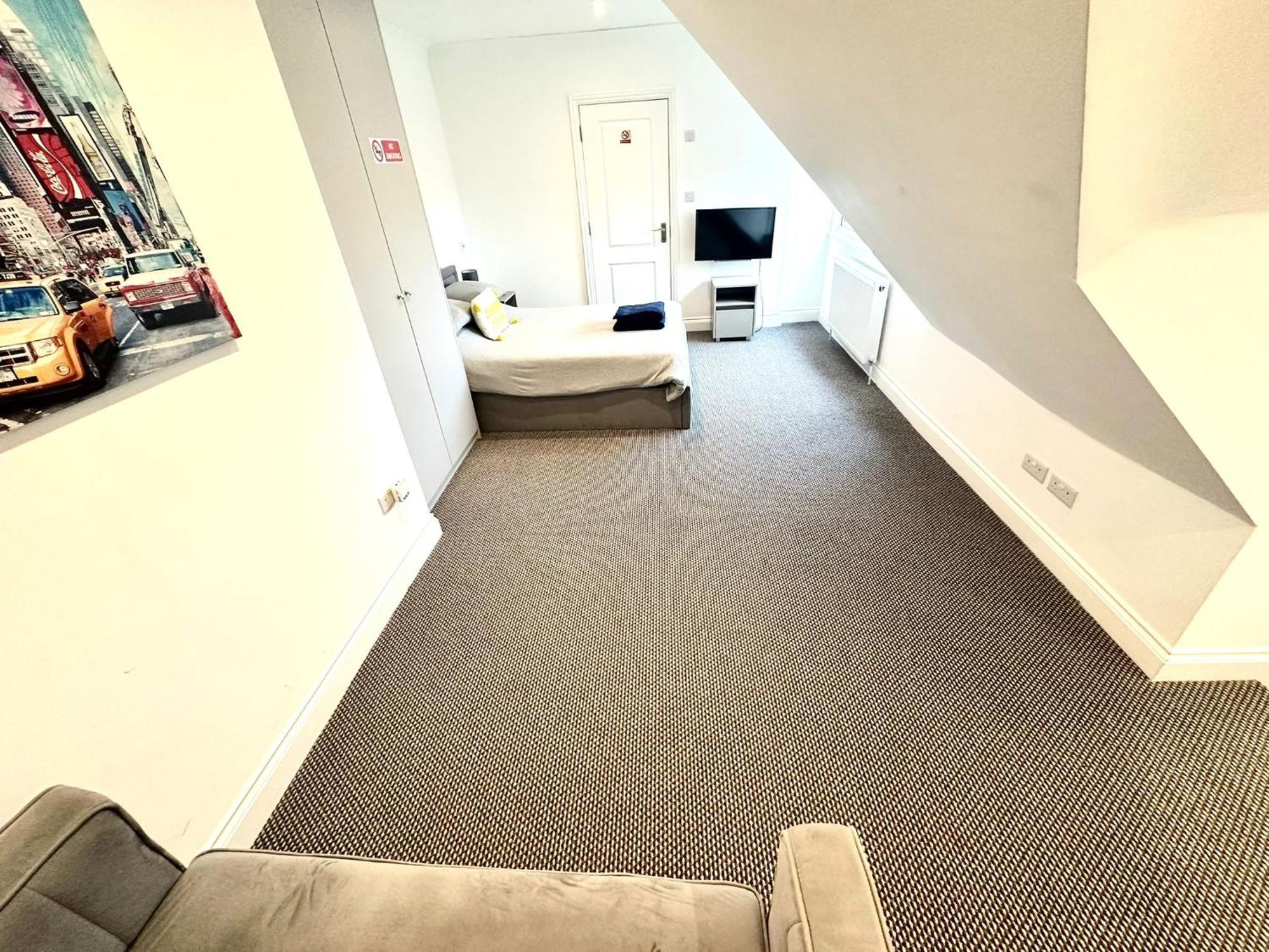 Stylish Modern, Private Apartment,15 Mins To London * Hendon
