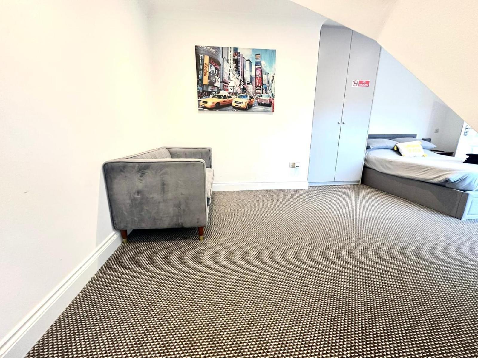 Apartment Stylish Modern, Private Apartment,15 Mins To London *