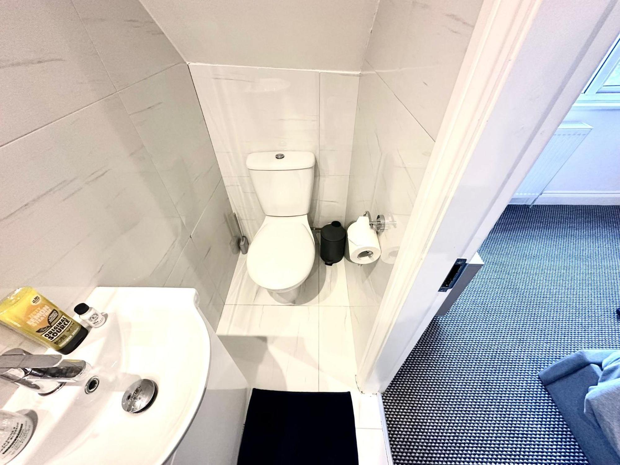 Stylish Modern, Private Apartment,15 Mins To London * Hendon