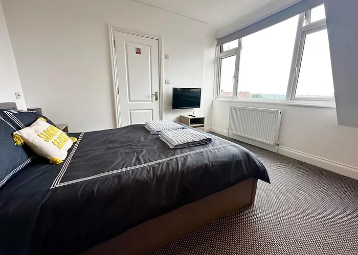 Stylish Modern, Private Apartment,15 Mins To Central London