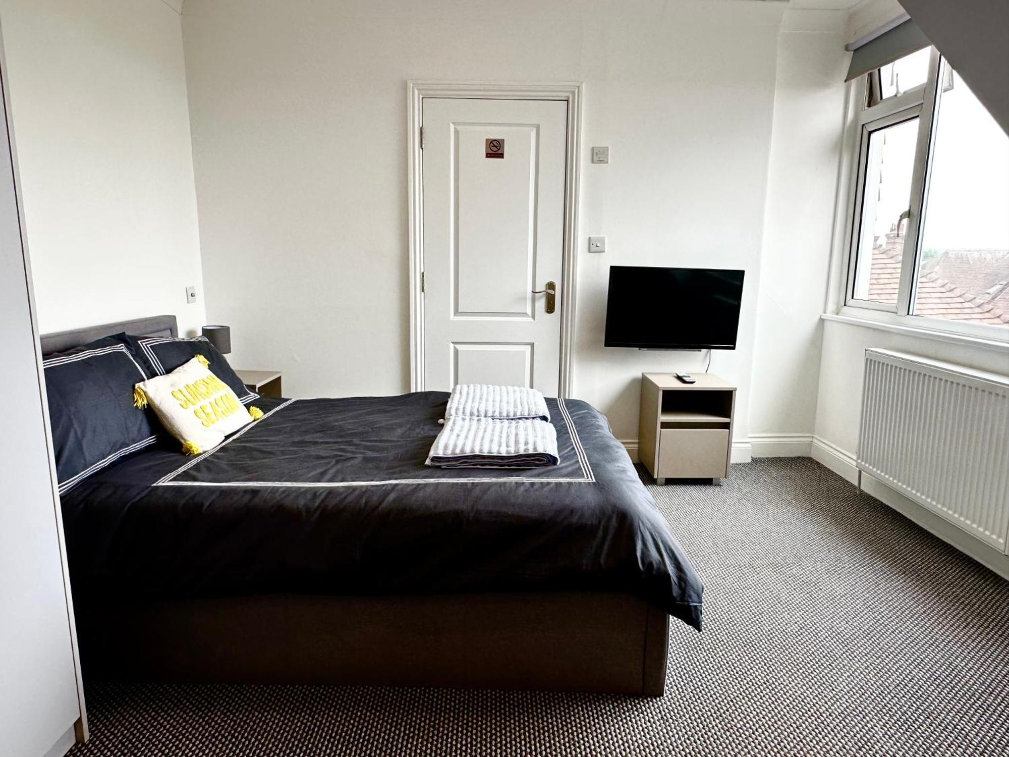 Stylish Modern, Private Apartment,15 Mins To London Apartment Hendon