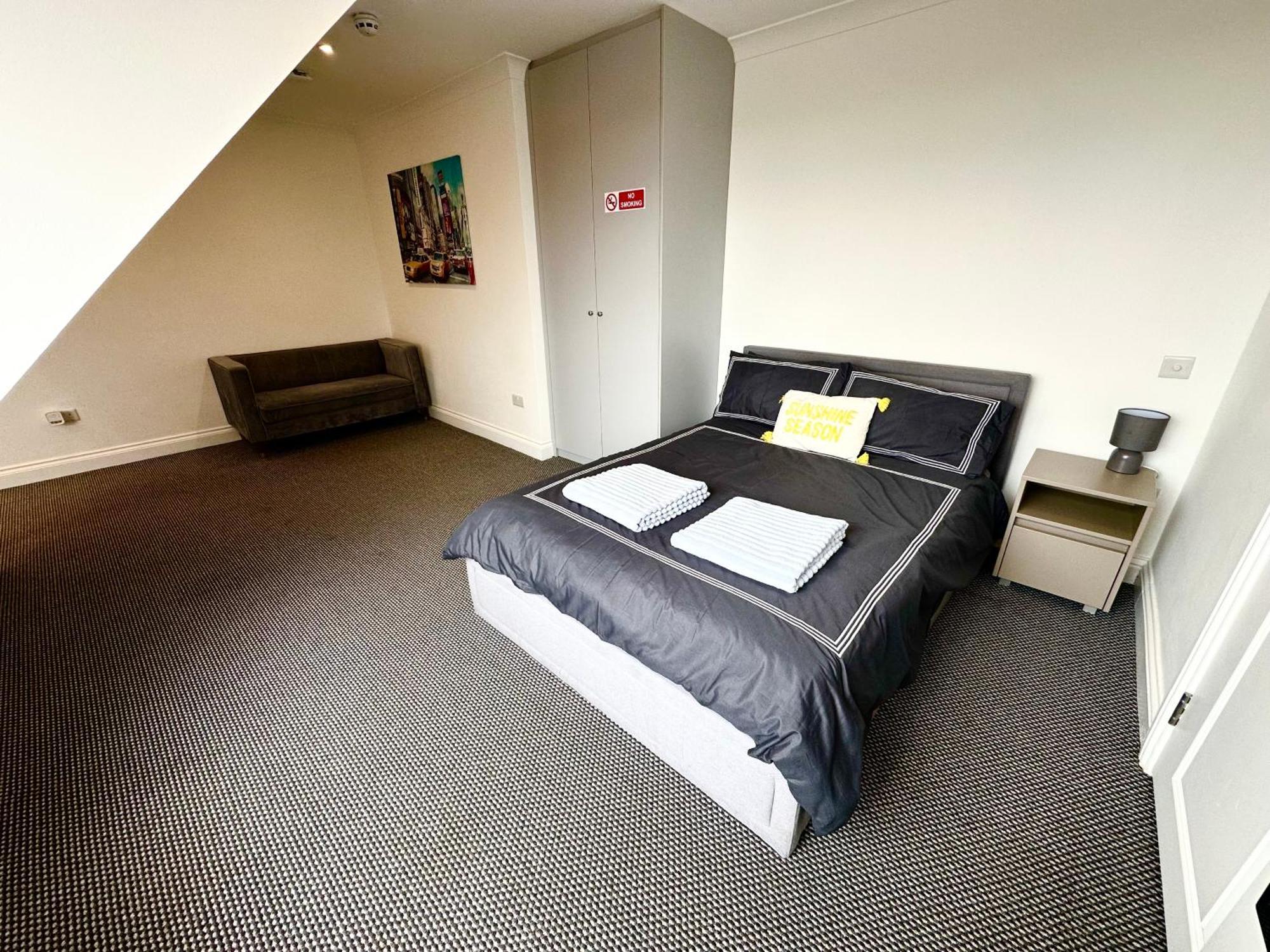 Stylish Modern, Private Apartment,15 Mins To London *